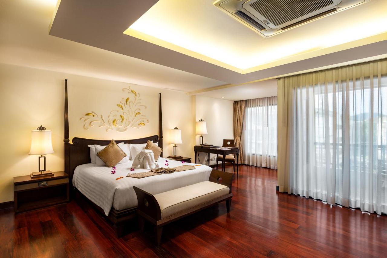芭东帕拉贡水疗度假村【SHA Plus+】 Patong 外观 照片 A bedroom at the hotel