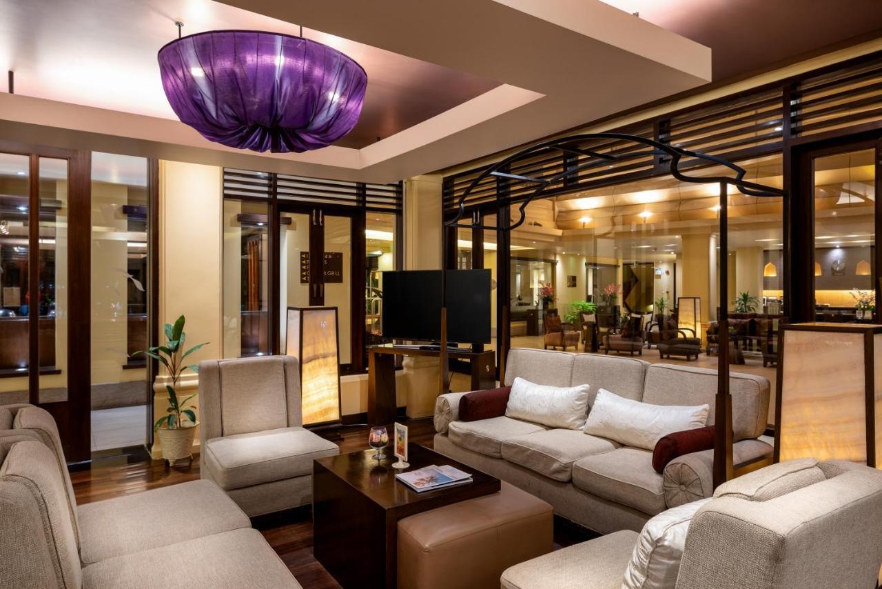 芭东帕拉贡水疗度假村【SHA Plus+】 Patong 外观 照片 The lobby of the hotel